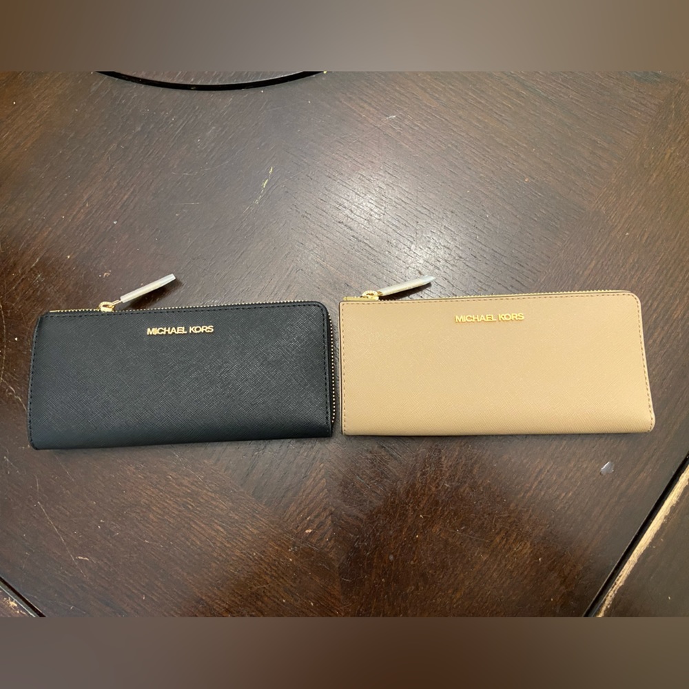 bundle of two brand new Michael Kors Jet Set Travel saffiano Wallets